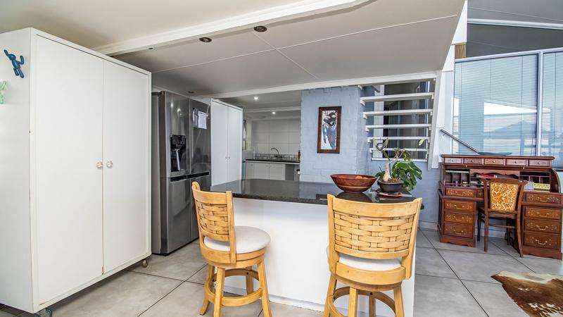 4 Bedroom Property for Sale in Santos Bay Western Cape